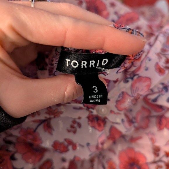 Torrid Chiffon Ruched Sleeve Kimono In Pink Floral Metallic Gold 3X Boho Indie - Picture 7 of 7